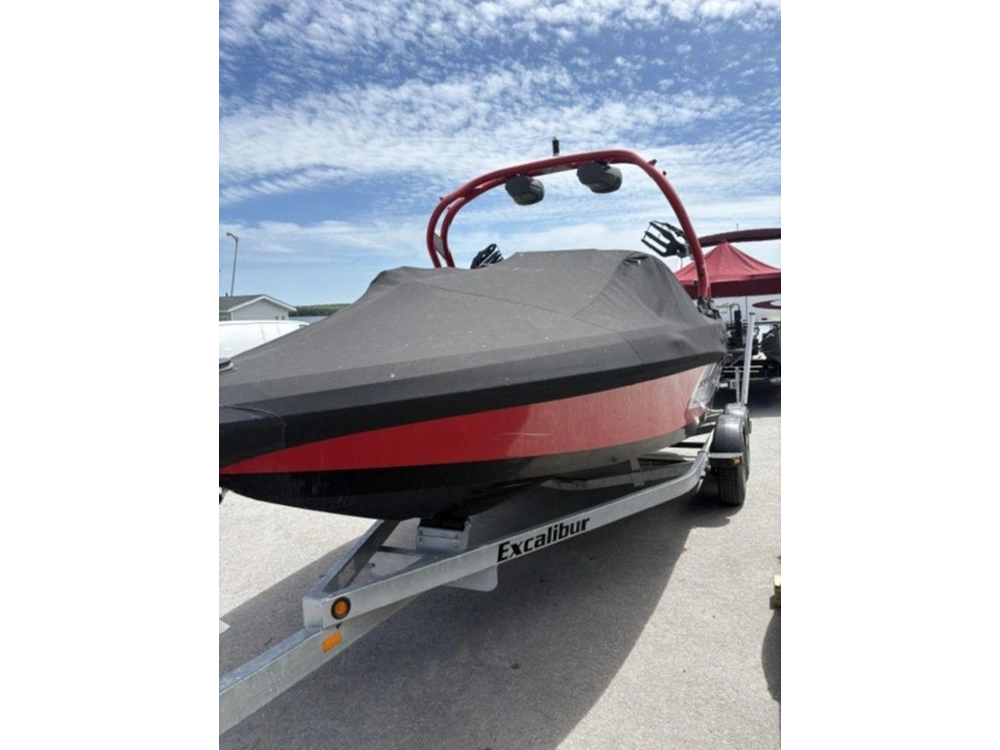 2016 Nautique 200