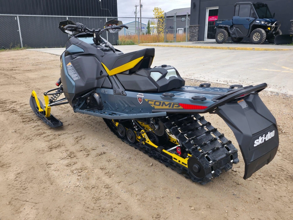 2026 Ski-doo Mxz X-rs W/ Competition Pkg 850 E-tec Turbo R Ripsaw Ii 2-ply 1.25" Shot W/ Smart-shox W/ 10.25" Touchscreen