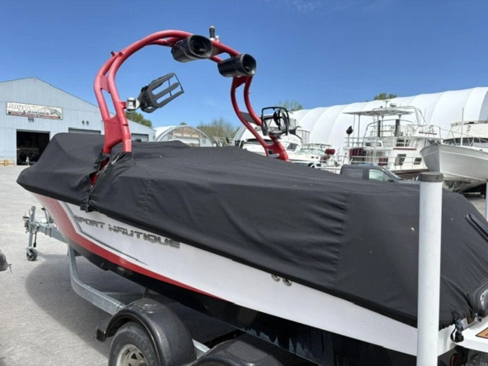 2016 Nautique 200