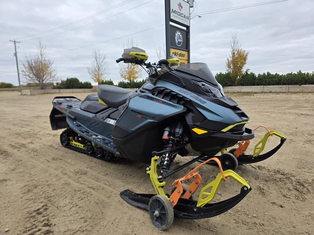2026 Ski-doo Renegade X-rs 900 Ace Turbo R Ripsaw 1.25" E.s. W/ Smart-shox W/ 10.25" Touchscreen
