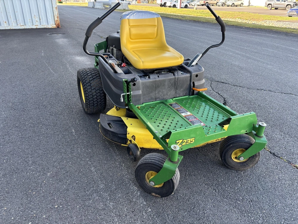 2013 John Deere Z235