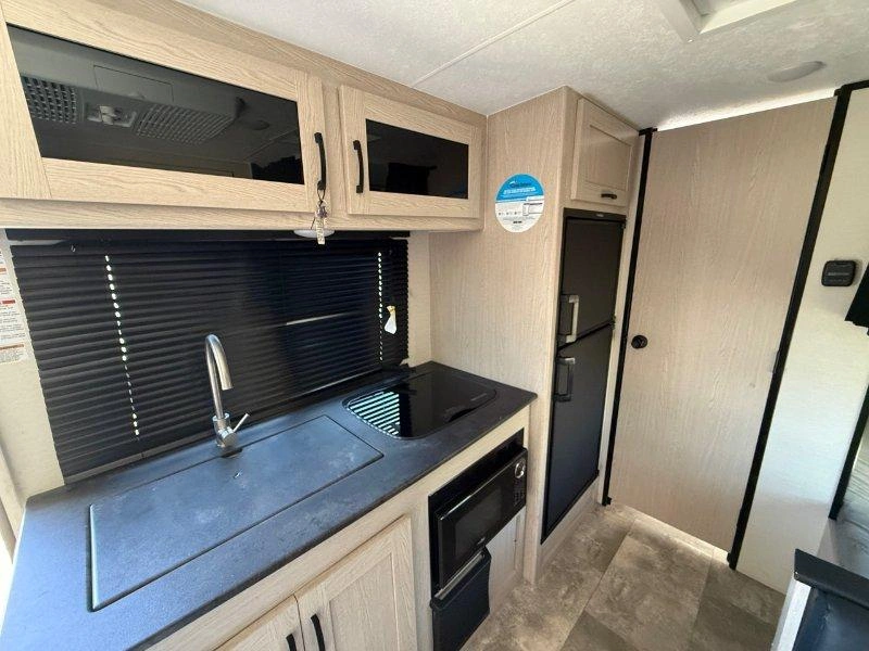 Coachmen Apex 185bh 2023