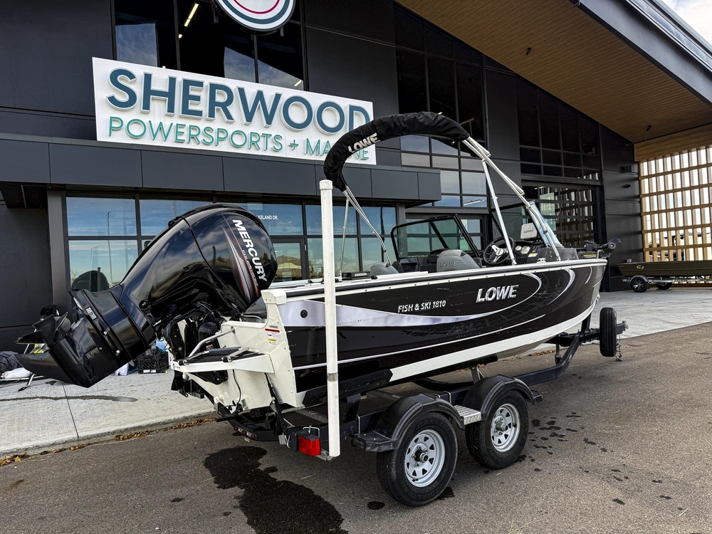 2015 Lowe Boats Fish & Ski 1810