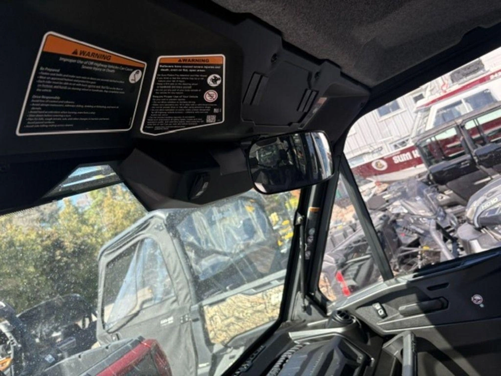 2025 Can-am Defender Max Limited Hd10