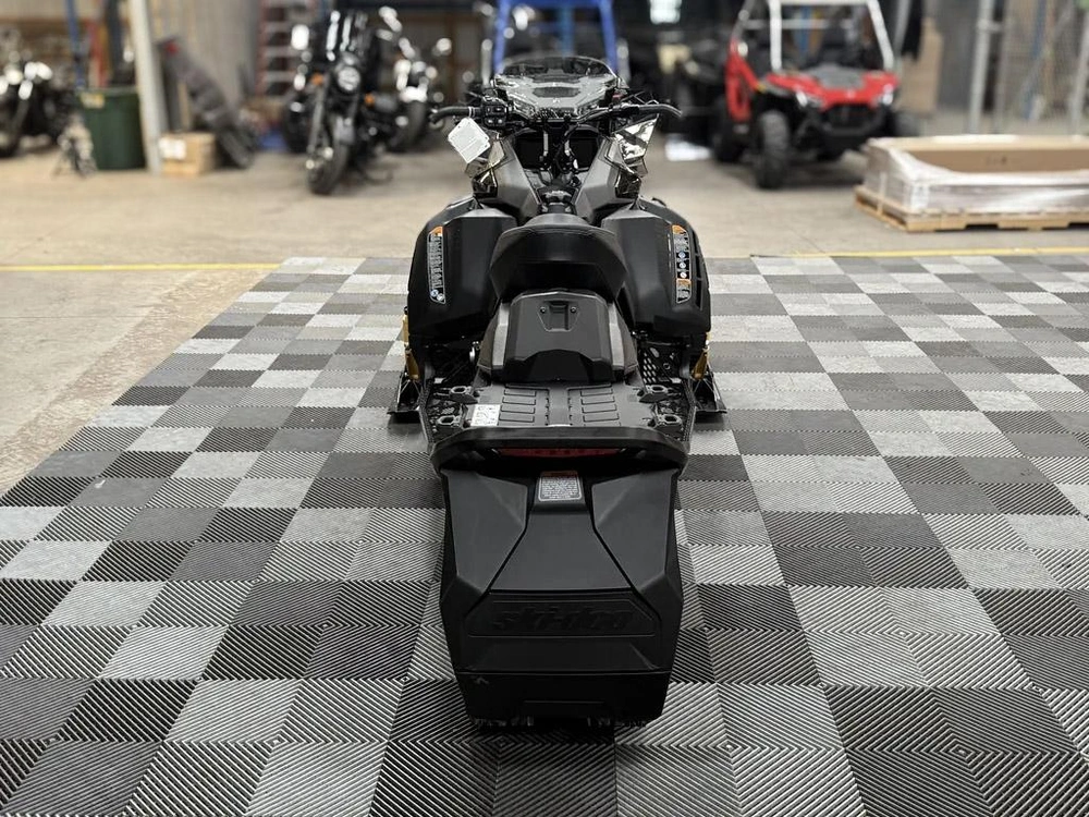 2027 Ski-doo Renegade Adrenaline Enduro 900 Ace Turbo R