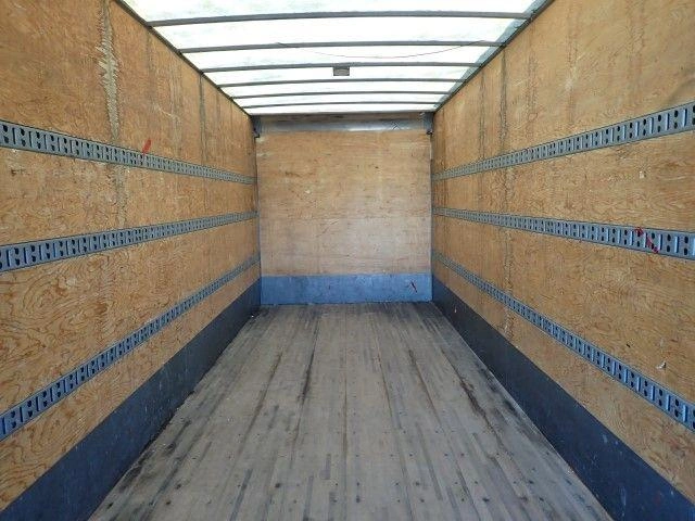 2016 Freightliner M2106