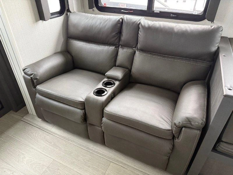 Keystone Rv Cougar 2400re 2025