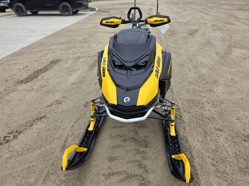Ski-Doo SUMMIT NEO+ 600 EFI 2026