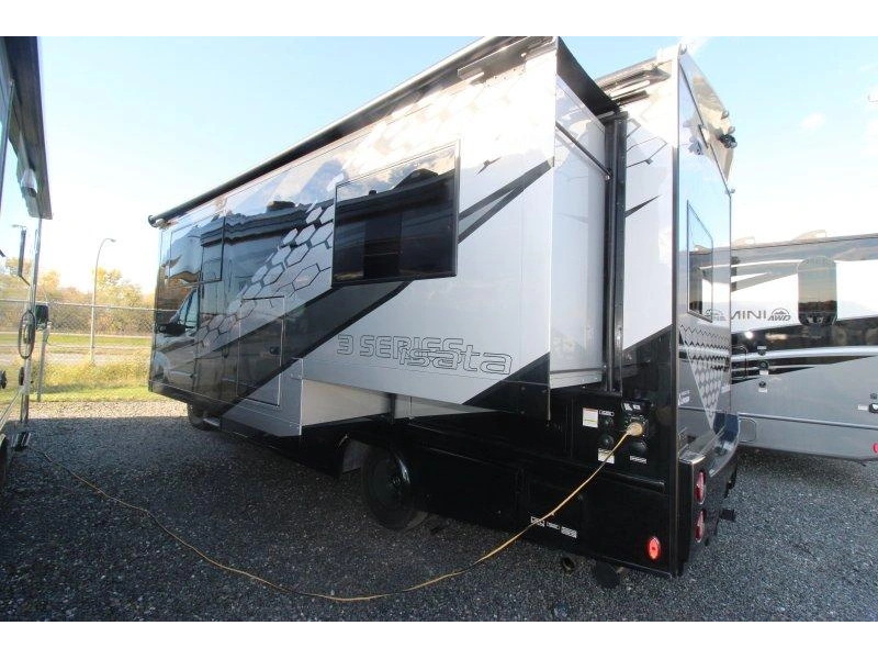 2027 Dynamax Isata 3 24fw