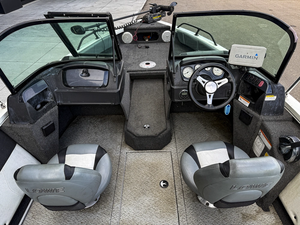 2015 Lowe Boats Fish & Ski 1810