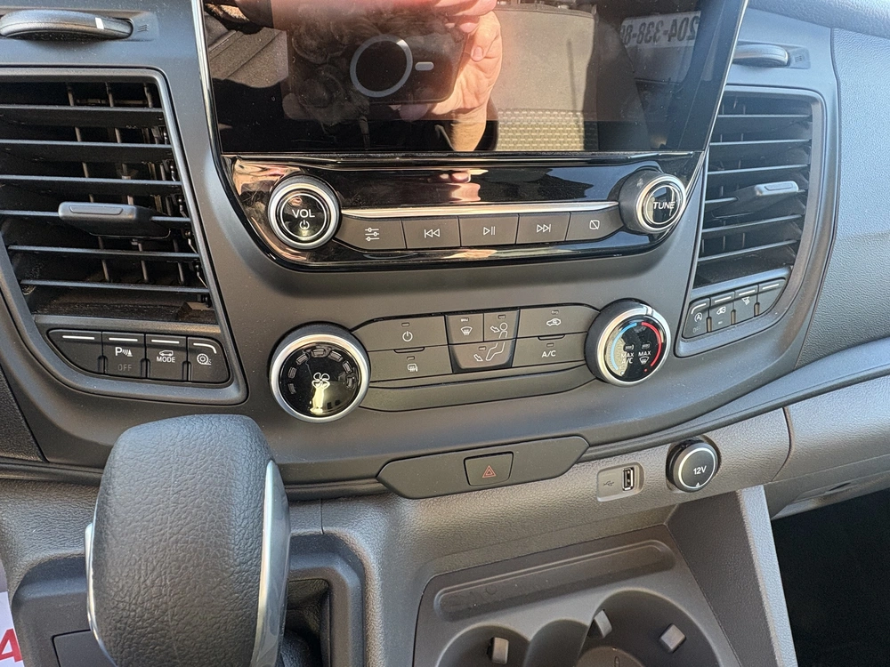 2021 Ford Transit Pura Vida