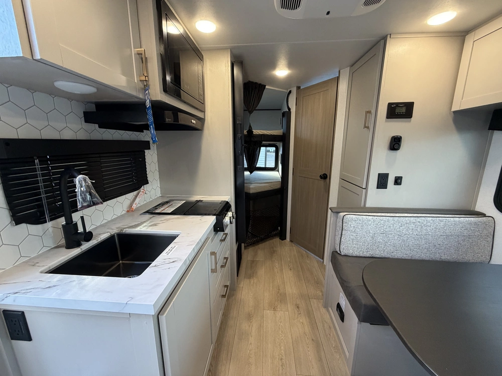 Jayco Jay Feather Air 16db 2027