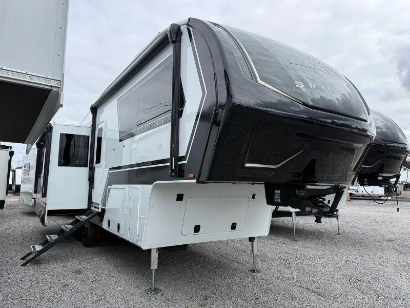 2027 Brinkley Model Z Z2900