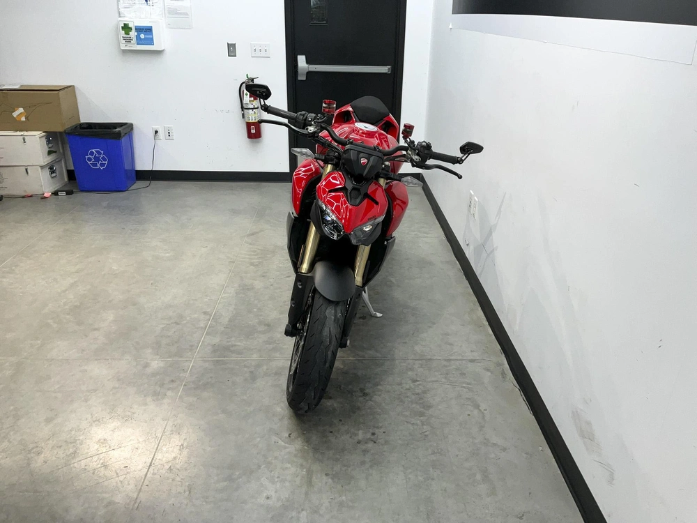 2025 Ducati Streetfighter V2