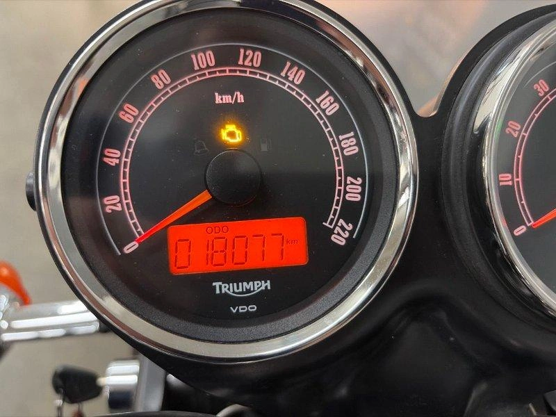 Triumph Bonneville T100 2012