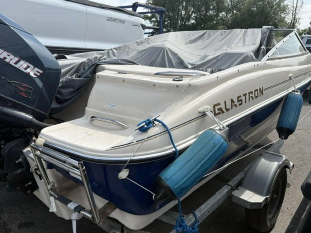 2002 Glastron 190