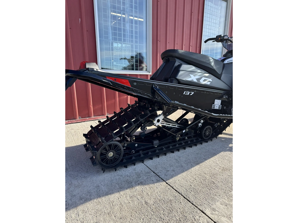2027 Polaris 850 Indy Xc 137 Red, 1.35