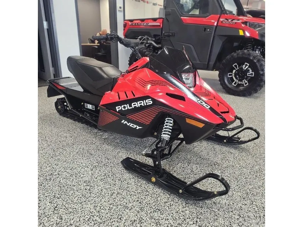 2027 Polaris Indy 200 Es