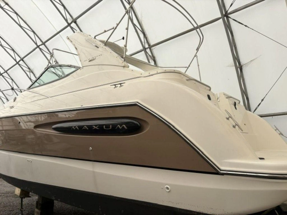 2003 Maxum Marine 330