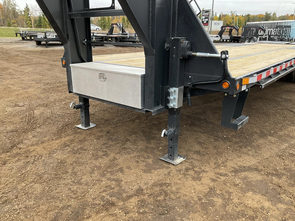 2027 Canada Trailers 8.5x32 15 Ton Deckover Gooseneck Equipment Trailer