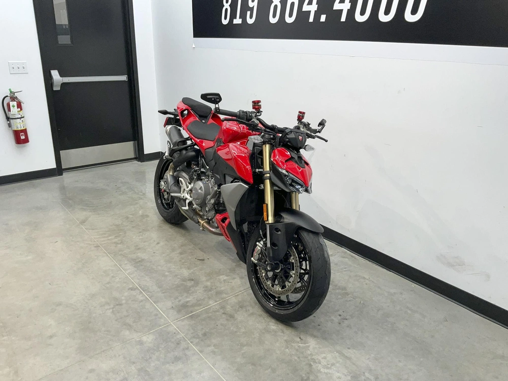 2025 Ducati Streetfighter V2