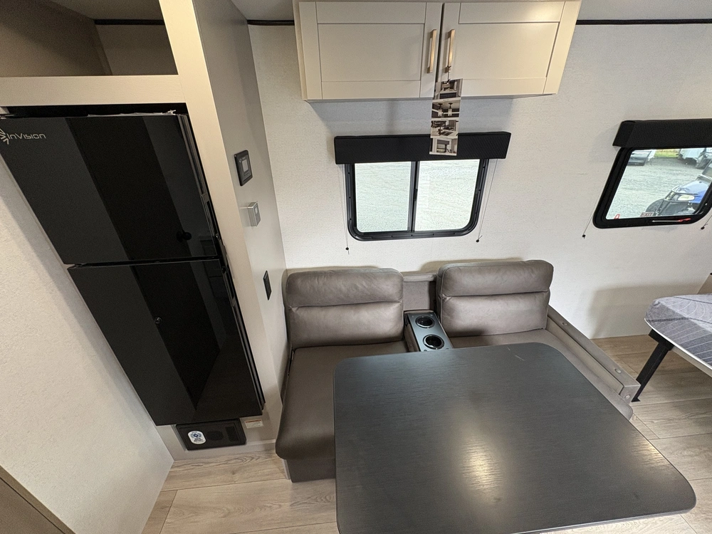 2027 Jayco Jay Feather Air Sl 17rbsl