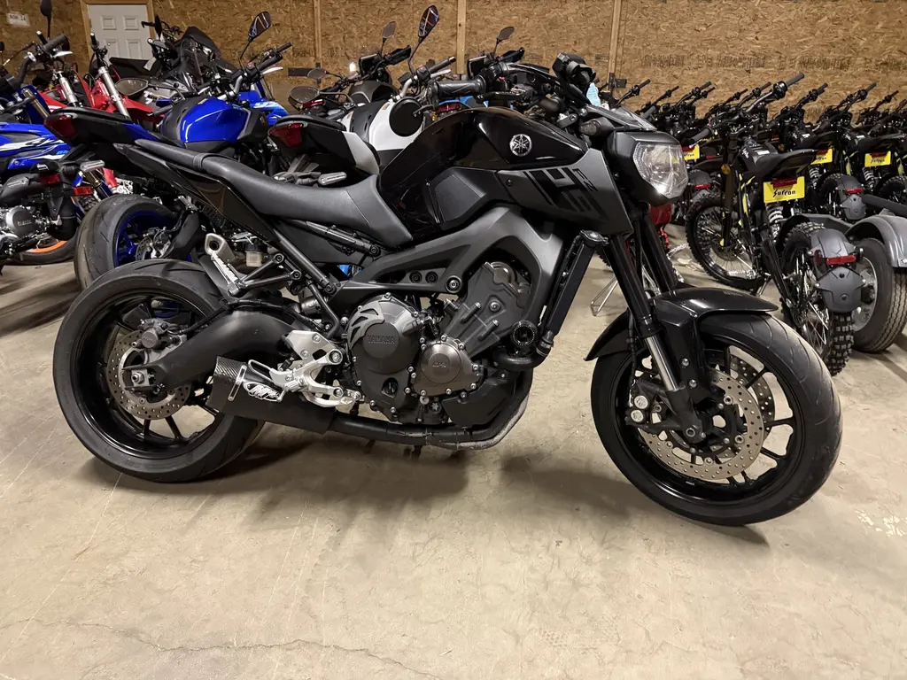 2016 Yamaha FZ09GB