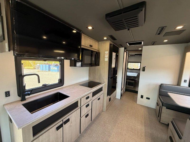 Grand Design Lineage 30dc 2027