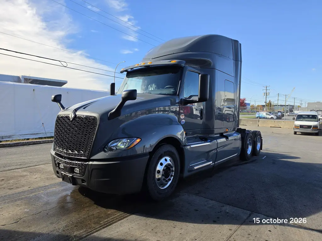 International 2027LT625