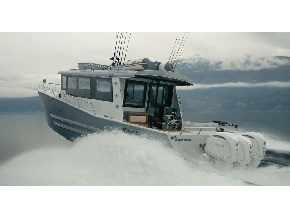 2026 Kingfisher 38 Gfx