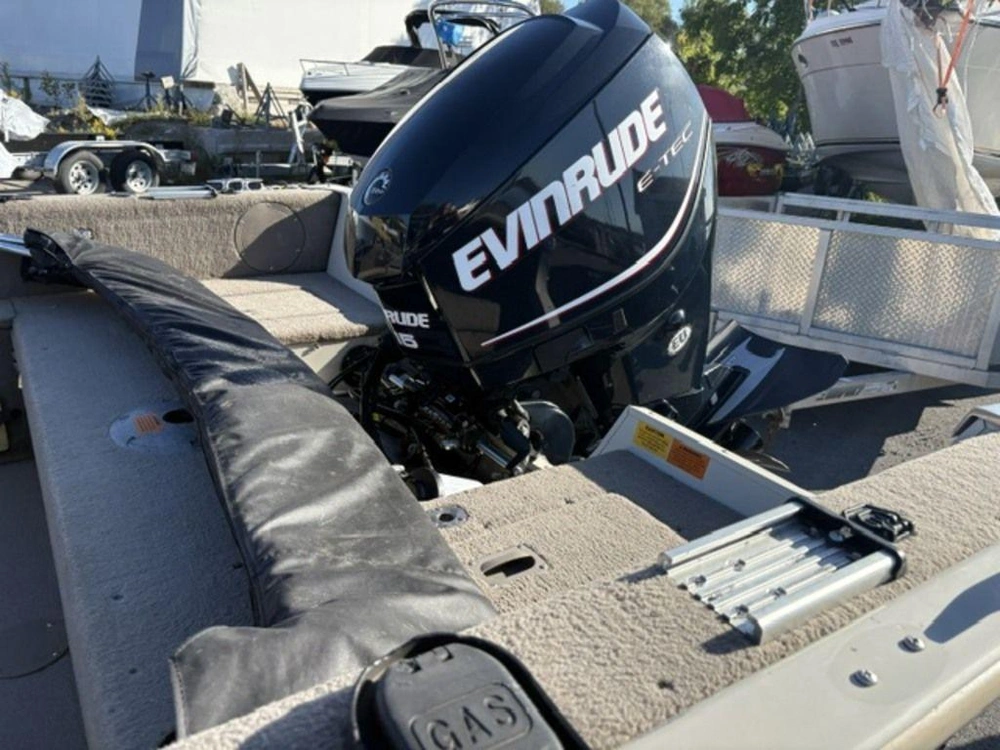 2008 Sylvan 1700 Explorer