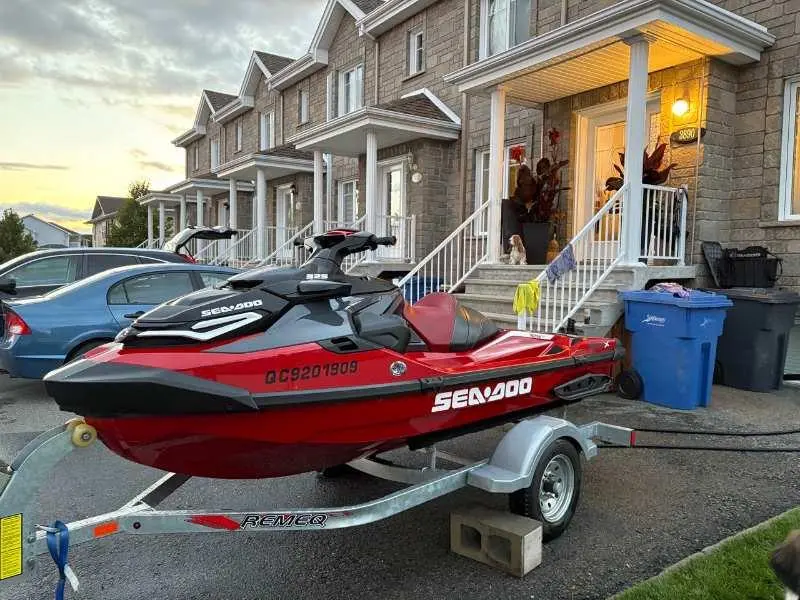 Sea-Doo RXT®-X® 325
(Système audio) 2024