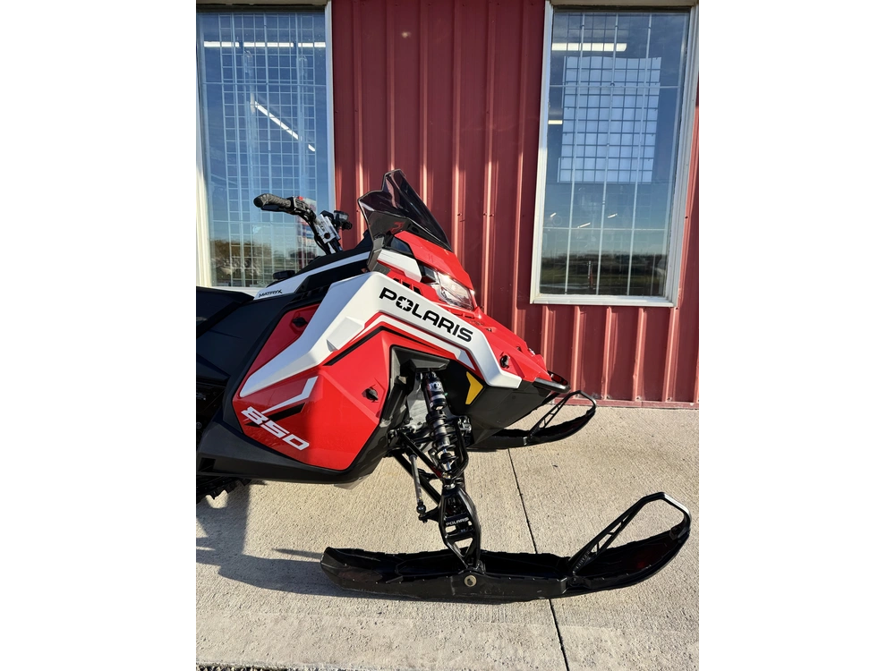 2027 Polaris 850 Indy Xc 137 Red, 1.35