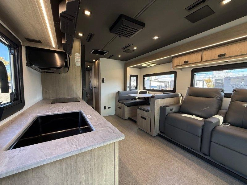 Grand Design Lineage 30dc 2027