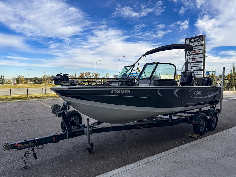 2015 Lowe Boats Fish & Ski 1810
