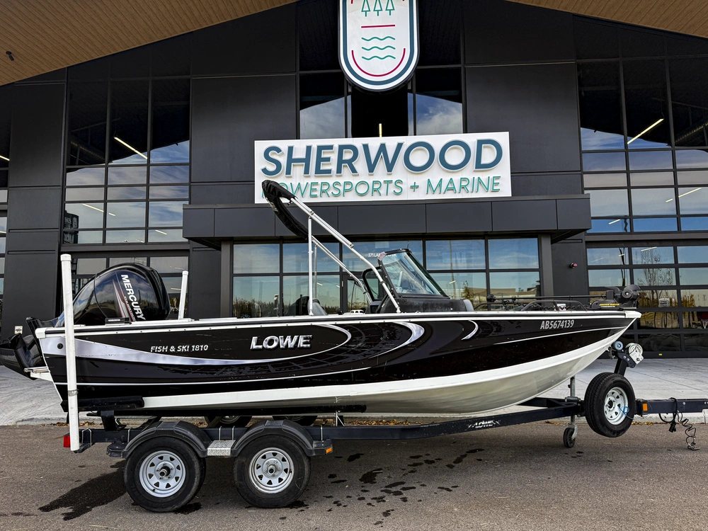 2015 Lowe Boats Fish & Ski 1810