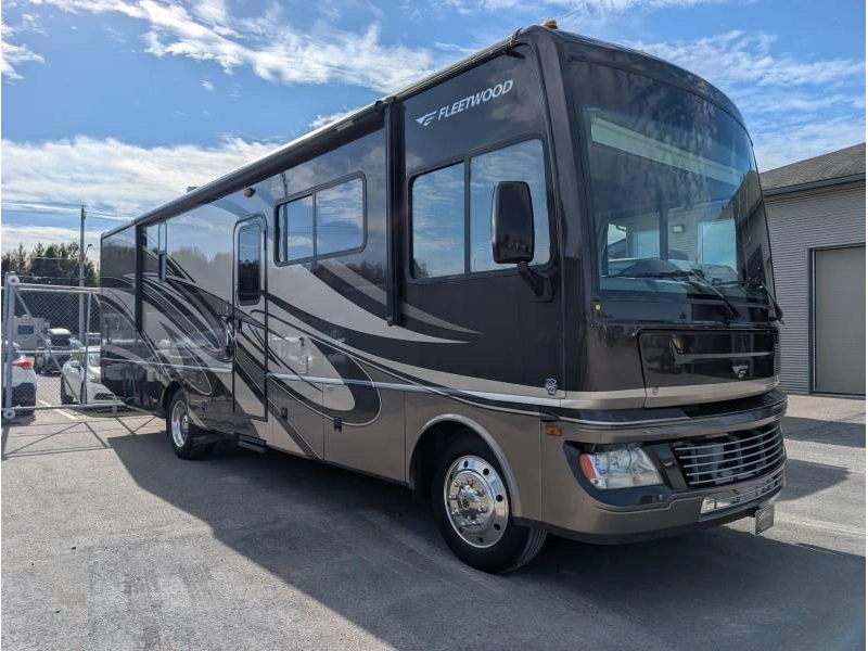 Fleetwood Bounder 33u 2011