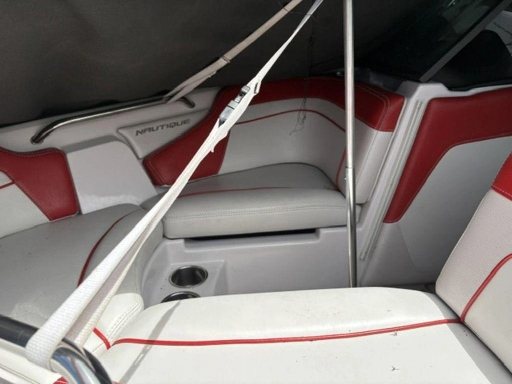 2016 Nautique 200