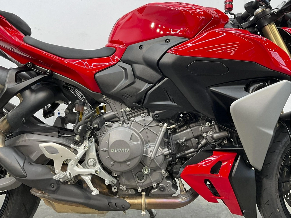 2025 Ducati Streetfighter V2
