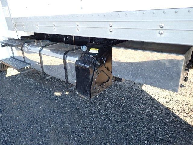 2016 Freightliner M2106