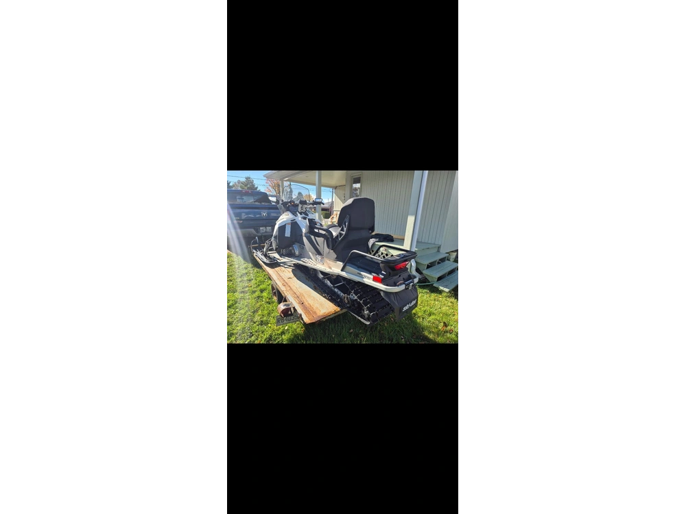 Ski-doo Expedition Sport 900 Ace 2017