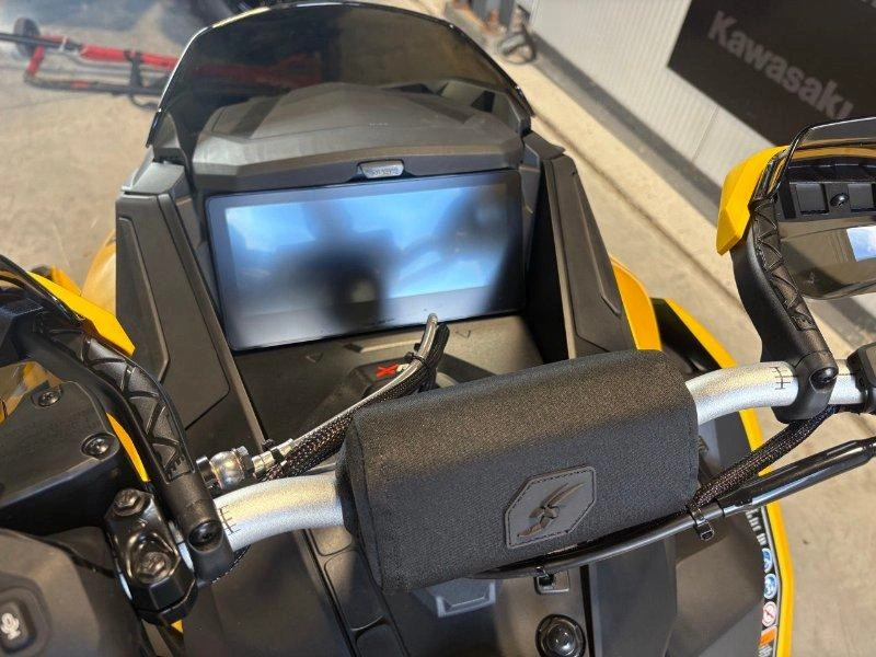 Ski-doo Backcountry X-rs 146 (43'') 850 E-tec Ice Storm 150 1.5'' E.s. W/ 10.25'' Touchscreen 2027