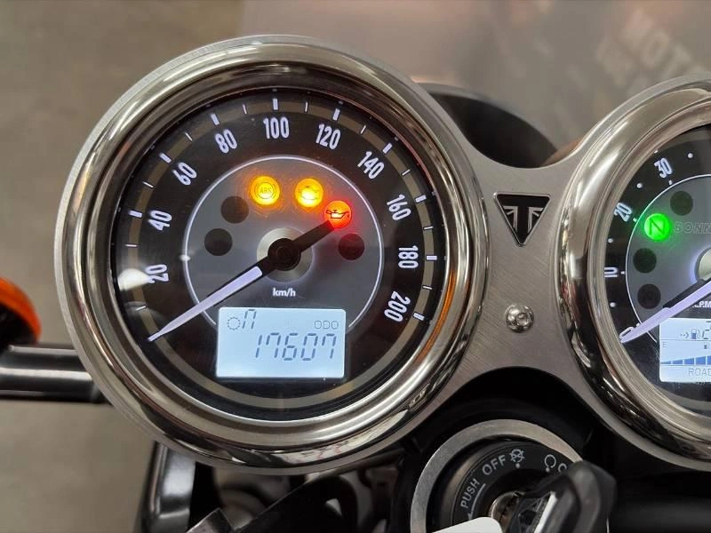 Triumph Bonneville T100 2022