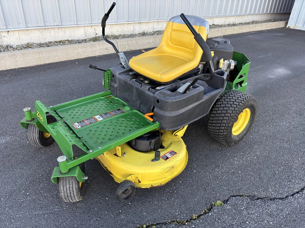 2013 John Deere Z235