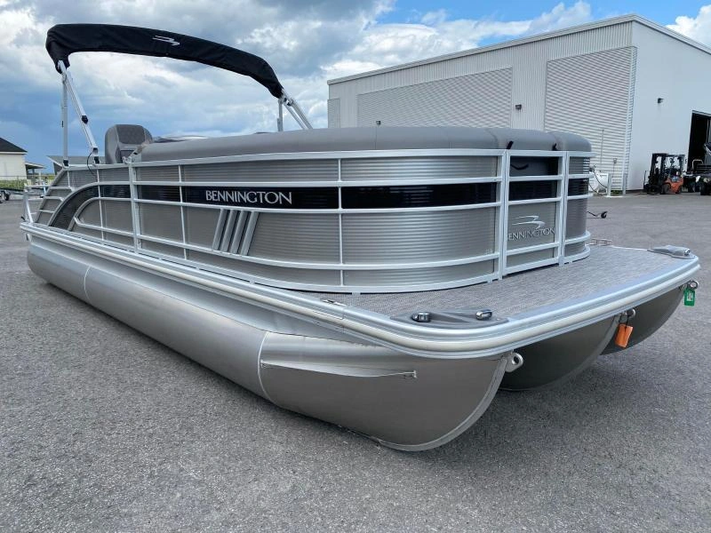 Bennington Marine L23 Swingback 3t / F150 2023