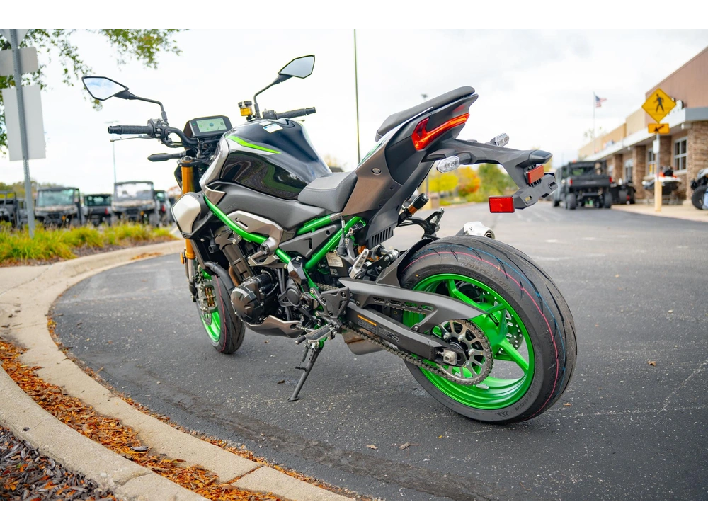 2025 Kawasaki Z900 Se Abs
