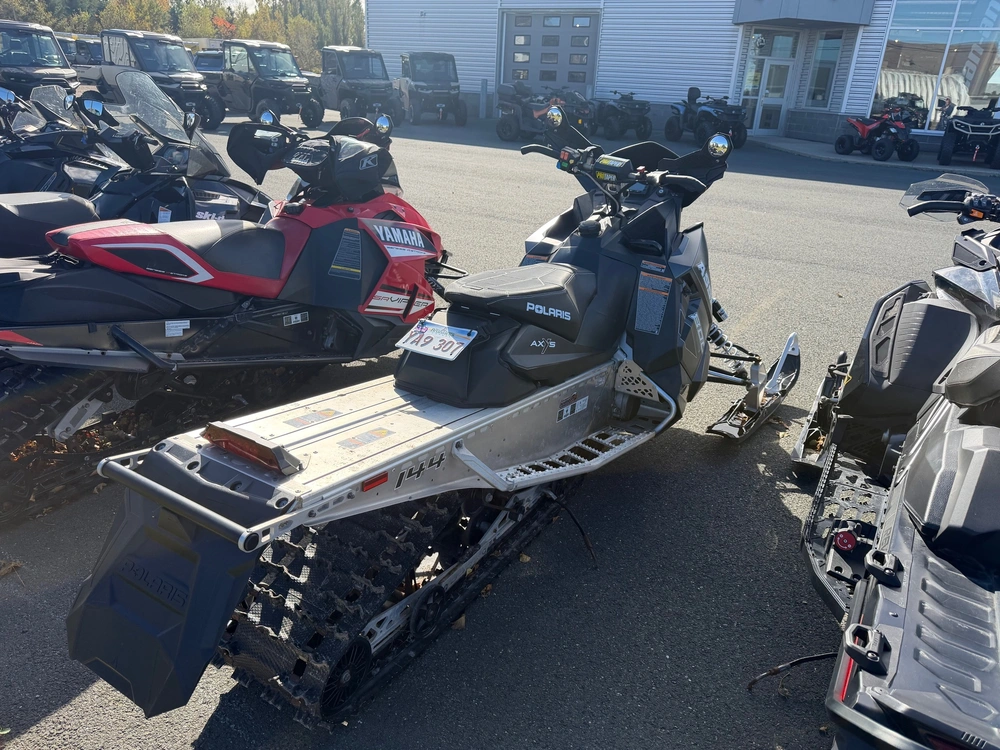 2018 Polaris Assault Axis 800