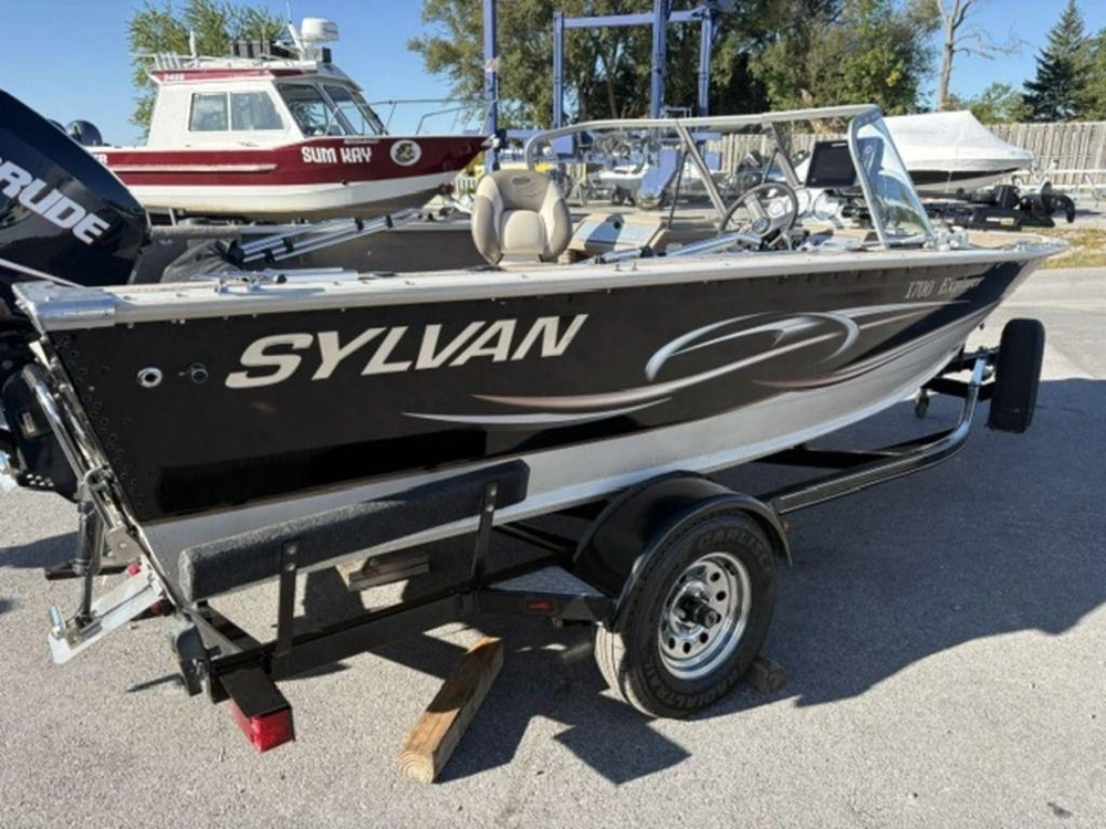 2008 Sylvan 1700 Explorer