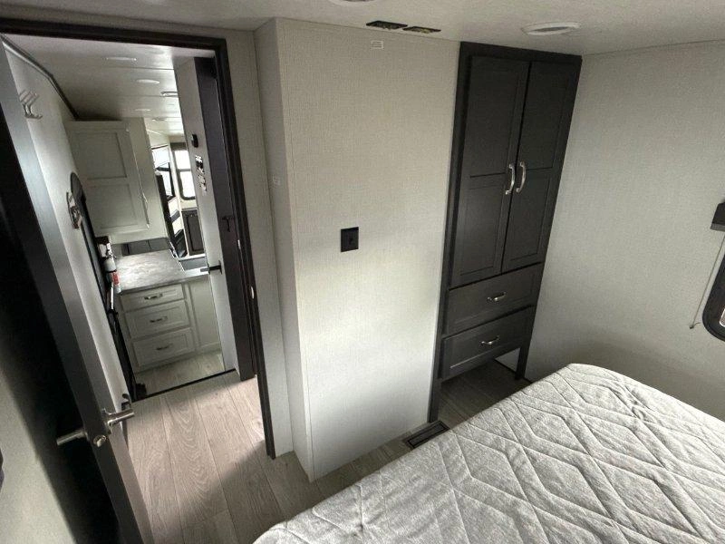 Keystone Rv Cougar 2400re 2025