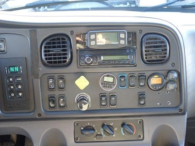 2016 Freightliner M2106